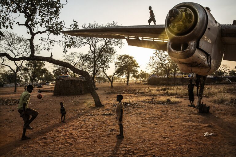 airplane mountain airstrip