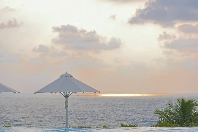 Détente dans des resorts avec vue imprenable sur l’océan